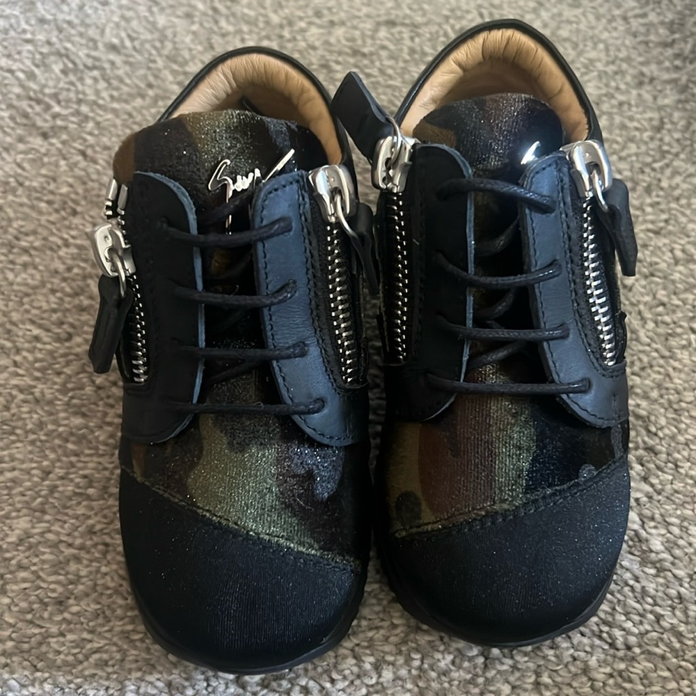 Giuseppe Zanotti toddler show